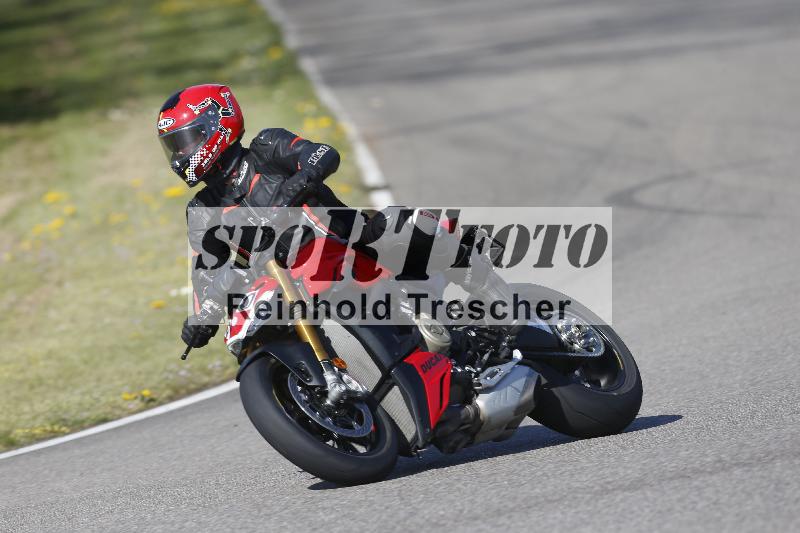 /06 08.04.2026 Cornu Master School ADR/Gruppe blau/40